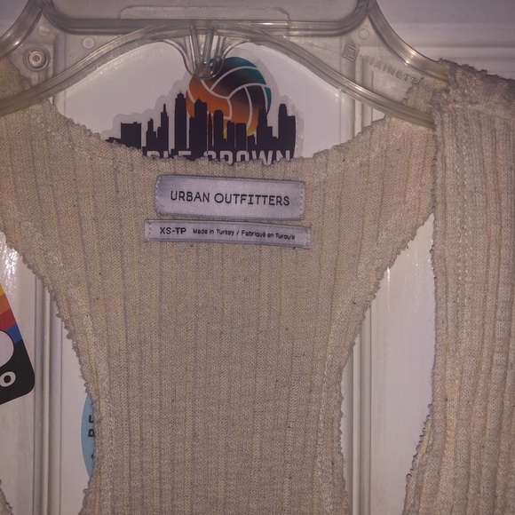URBAN OUTFITTERS CREAM TANK!!🔥🔥 - Picture 2 of 3